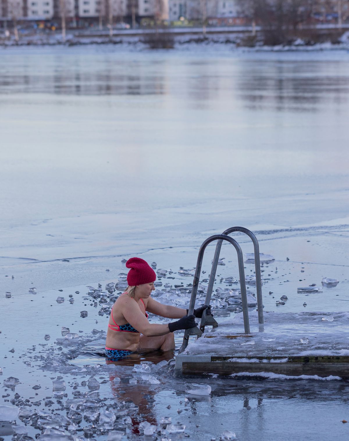 10 Science-Backed Benefits of Ice Baths