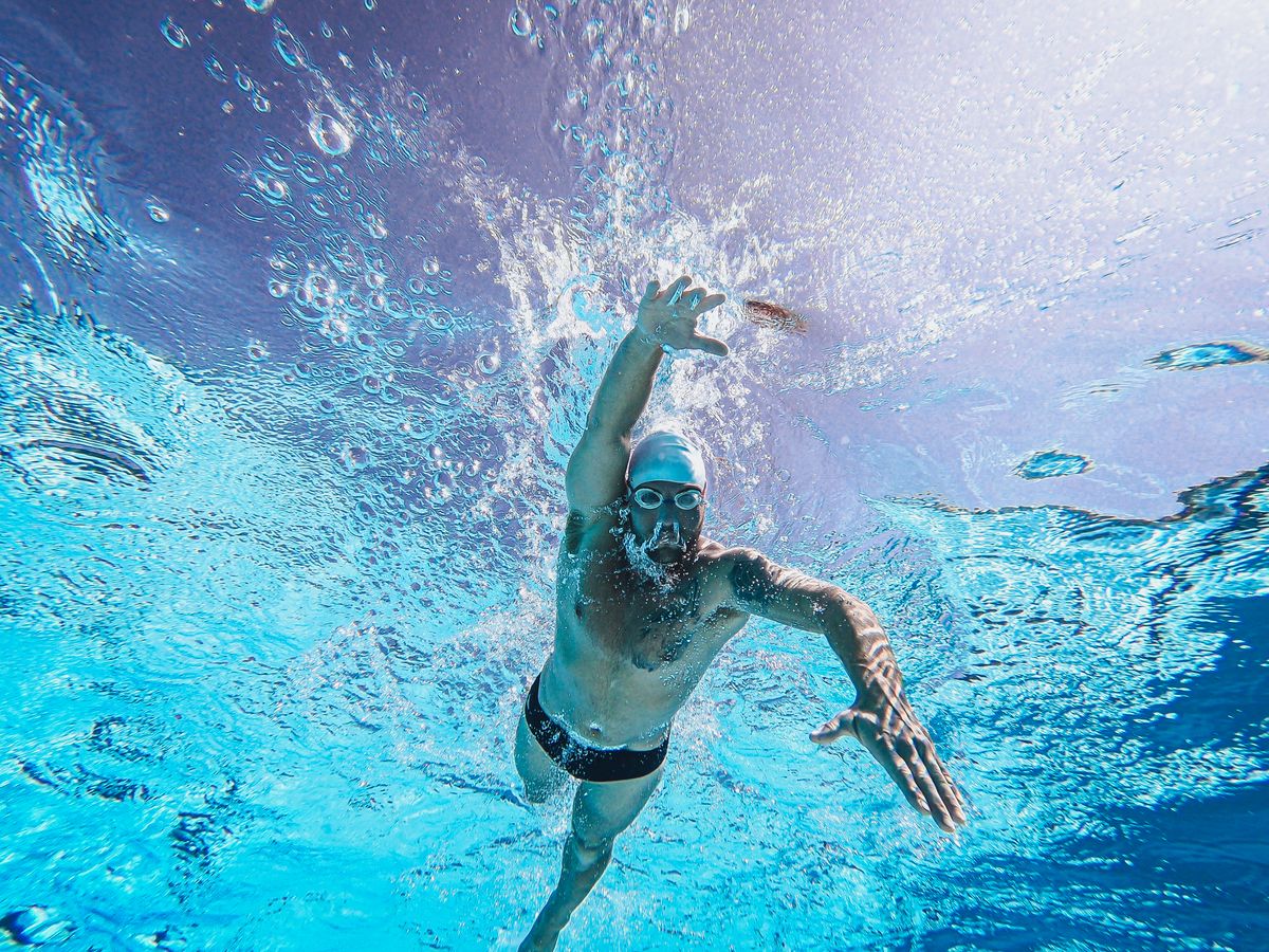 How to Breathe While Swimming Without Panicking