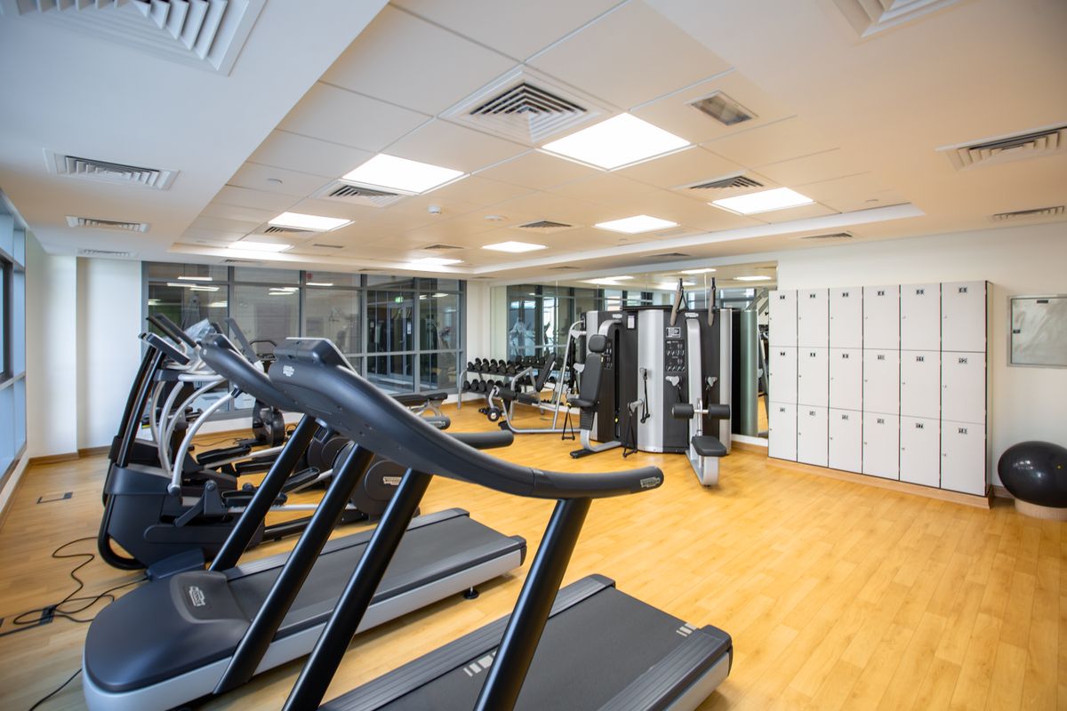Navigating Gym Culture: Tips for Newcomers